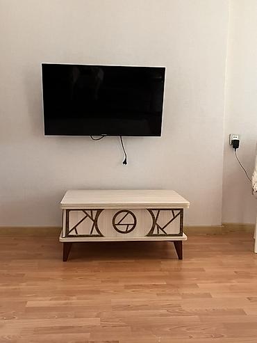 metbex stolu: Transformasiya olunan masa: qonaq otağı üçün modern, funksional model — 1