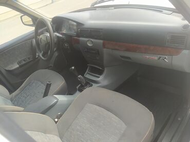 QAZ: QAZ 31105 Volga: 2.3 l | 2007 il 152000 km Sedan — 13