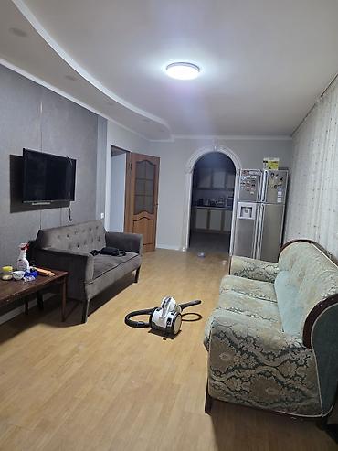 сдаю дом в селе: 100 м², 5 комнат, Аламединский рынок / базар, Семейным — 6