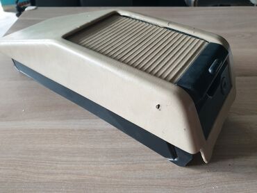 двигатель на гольф 3: Mercedes W124 qolaltı bardaçok. Bej rəngdə, vəziyyəti normaldı. Açarı