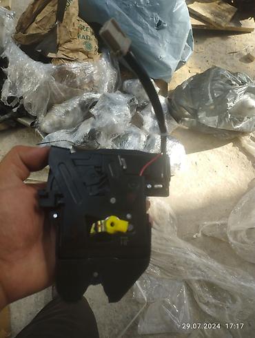 tor: Замок багажника Honda 2001 г., Б/у, Оригинал, Япония — 2