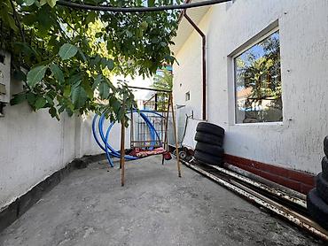 Продажа коттеджей и домов: 5 комнат, 209 м², 4 соток, Бишкек, Агентство недвижимости — 24