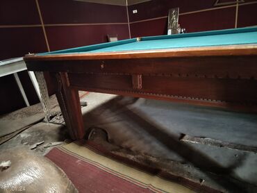 Бильярдные столы: Продаю бильярдный стол размер 3.25*1.95(не китайский,не мрамор)дерево — 20