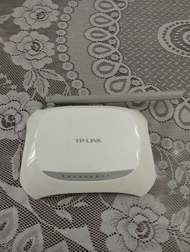 Kompüter, noutbuk və planşetlər: Modem tp link az istifadə olunub karobkasi her bir seyi ustundedi