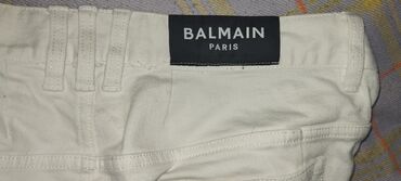 национальные головные уборы: Белые джинсы Balmain Paris - Модель: Tapered (зауженный крой) - Цвет