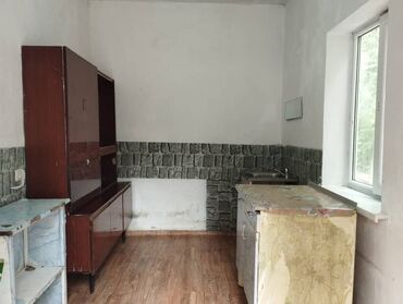 Офисы: 38 м², 2 комнаты, Парковка, Забор, огорожен