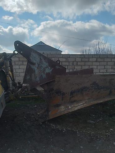 minik traktör: K701 R zavod traxdir 4 tekeri 5 aydi vurulub elaqe nömresi 051 773 28 — 4