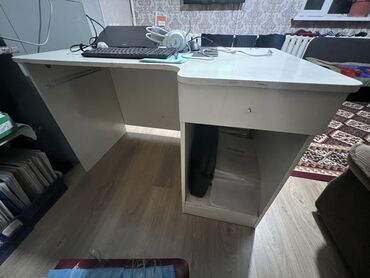 шкаф для документов металлический: Компьютердик үстөлү, Текчелери бар