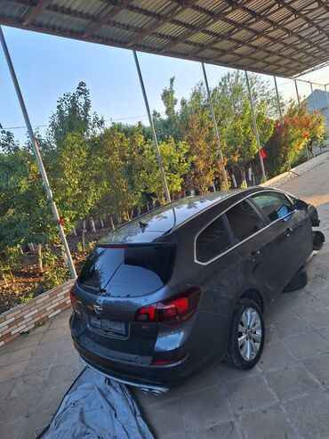 bmw 3 серия 328ci: Opel Astra: 1.3 l | 2011 il 2326000 km Universal