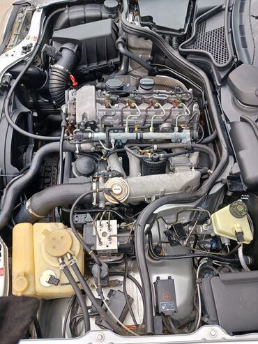 Mercedes-Benz: Mercedes-Benz E-Class: 2 l | 1998 il Sedan — 9