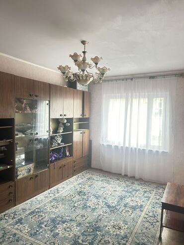 продаю 3х ком квартиру: 2 комнаты, 60 м², 105 серия, 4 этаж, Старый ремонт