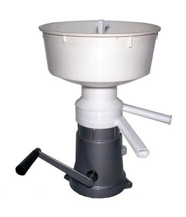 Плиты и варочные поверхности: Сепаратор ручной Пензмаш 5л чашкой балансированным барабаном. 1 год