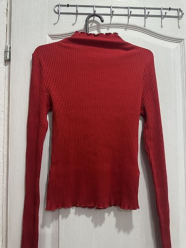 Rolke: H&M polu rolkica 
Velicina M — 1
