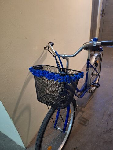 prodajem torbucu: Prodajem zenski bicikl polovan ocuvan