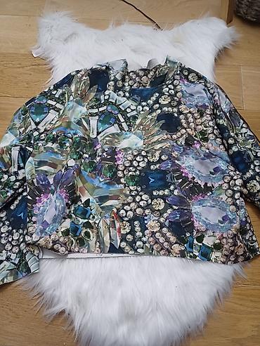 vogeli bluze: Ženska bluza H&M sa printom dragog kamenja - Kratak, ravno krojen — 1