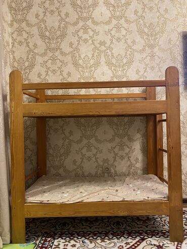двухъярусная подростковая кровать: Детский кровать двухъярусный. 
Натуральное дерево