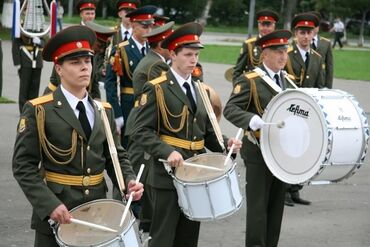 музыкальный инструмент: Куплю армейский большой барабан б/у состояние не имеет значения