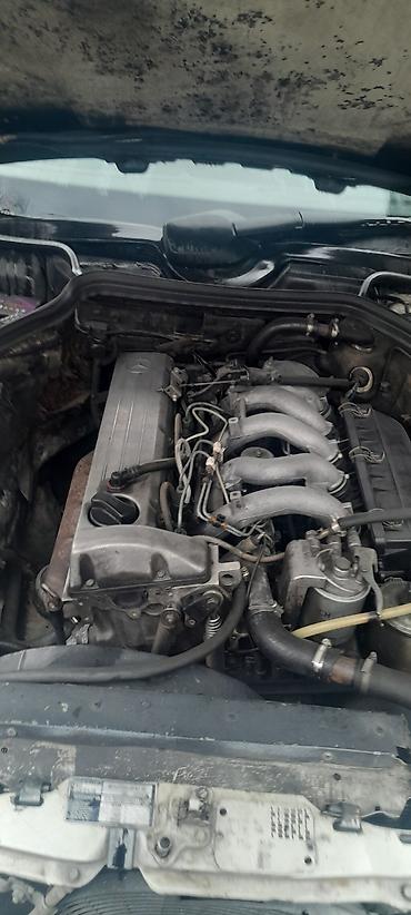 mersedes saat: Mercedes-Benz 250: 2.5 l | 1995 il Sedan — 3