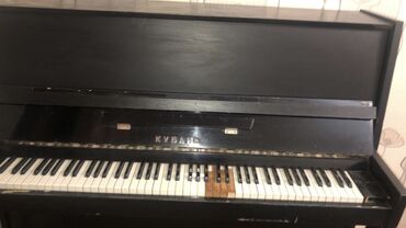 Pianolar: Pianino Kuban. Normal veziyyetdedir. Nerimanov 2 ci mertebe