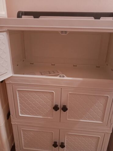 Mətbəx mebeli: Yenidirler !
3- ü bir yerdə 130 AZN
Ünvan Xırdalan — 11