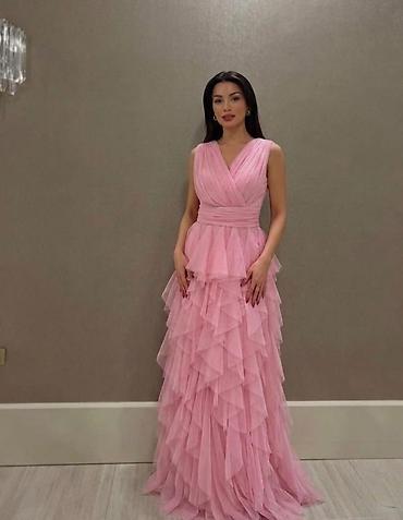 fendi cantalar: Zərif tərzli uzun ziyafət donu - Rəng: açıq çəhrayı - Model: V-yaxa — 1