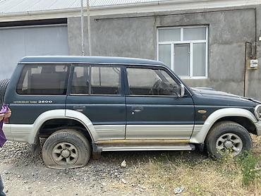 mitsubishi chariot: Mitsubishi Pajero: 2.8 l | Ofrouder/SUV — 4