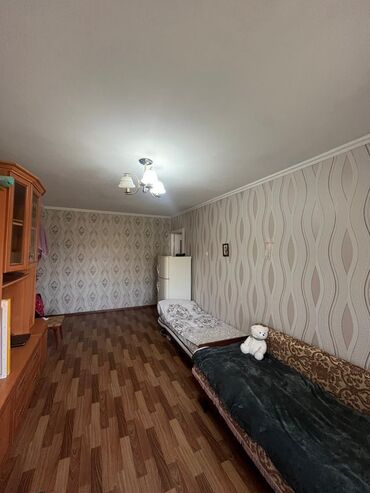гостиница бишкек рядом: 3 комнаты, 58 м², 104 серия, 5 этаж