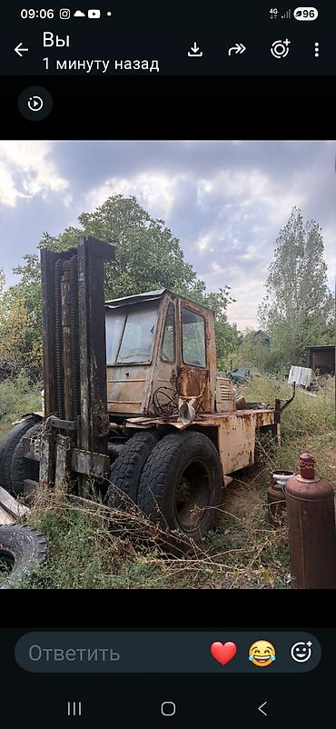 Вилочный погрузчик не рабочий двигатель от т 40 задний мост 130