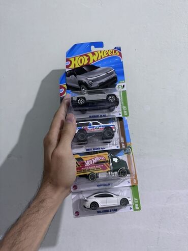CD, DVD disklər və kassetlər: Hot Wheels mini avtomobil dəsti - 4 ədəd orijinal Hot Wheels