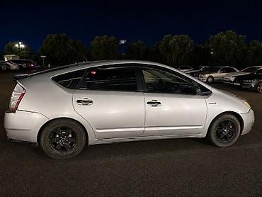 prius 30 tuning: Toyota Prius (2-ci nəsil) hibrid hetçbek - Gümüşü gövdə rəngi, qara — 1