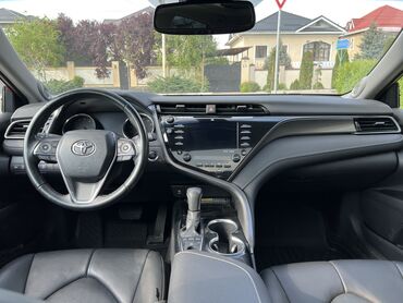 красные машины: Toyota Camry: 2019 г., 2.5 л, Автоматические, Бензин, Седан