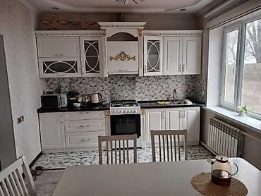 Продажа коттеджей и домов: Продаётся дом в самом центре городо Шопоков с участком 5.2 сотка,по — 2