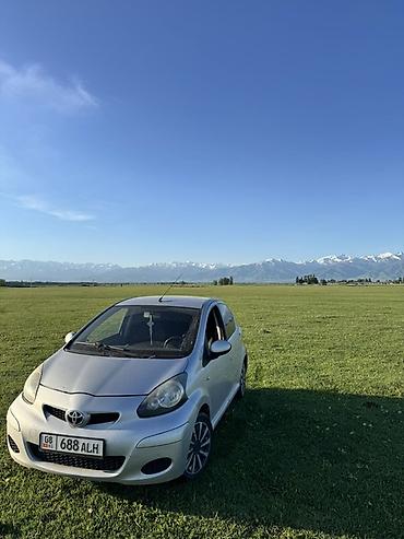 e klass: Toyota Aygo: 2009 г., Робот, Хэтчбэк — 2