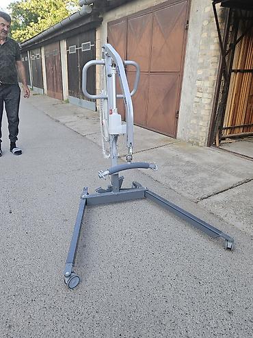 Medicinska oprema: Elektro-hidraulični pacijent lift Invacare sa remenom - Nosivost: do — 1