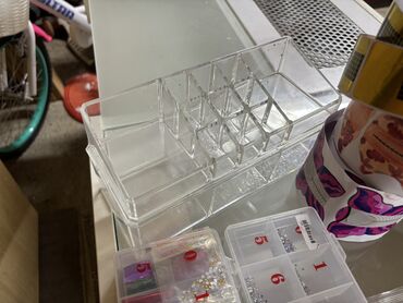 Nega noktiju: Razna oprema za manikir, sve za 150e. Za sve informacije pozvati na — 13