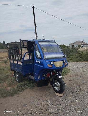 matorlu velosebet: Yükdaşıma üçün üçtəkərli moto-transport - Güclü benzin mühərriyi — 2