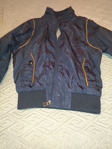 купить кепку в баку: Kurtka.10-11 yaşa gedir. Yaz payız üçün. Binə qəsəbəsində🙏.Həftə içı