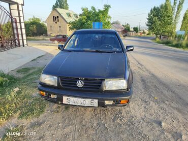 Volkswagen: Volkswagen Vento: 1995 г., 1.8 л, Механика, Бензин, Седан