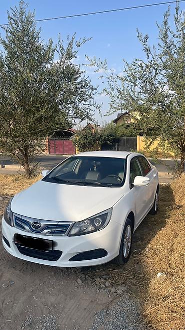 биайди е3: BYD E5: 2019 г., 0.1 л, Робот, Электромобиль, Седан — 1