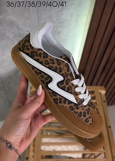 nike 2400: Ženske patike – više modela i boja

Brojevi
36-41
Cena 2550 din
OR💥 — 1