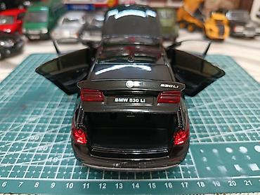dvd disk: BMW 530Li G30. die-cast model avtomobil - Miqyas: təxmini 1:24 — 3