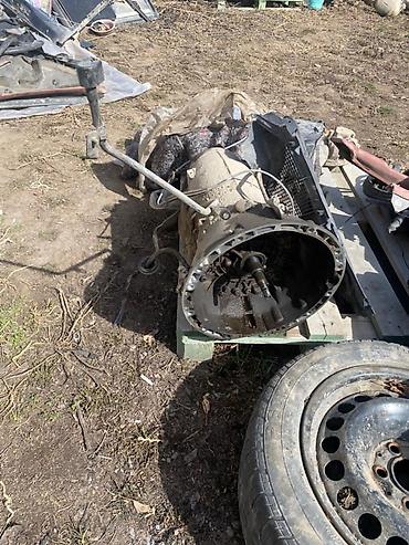 Другие детали кузова: Продается Мерседес е 210 и его запчасти тоже есть один мерс 90 % почти — 4