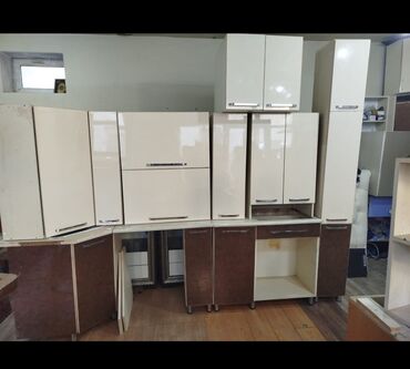 Matraslar: Metbex mebeli. Ölçü 3.10.ela veziyyetdedir. Ünvan razin. Qiymet 350