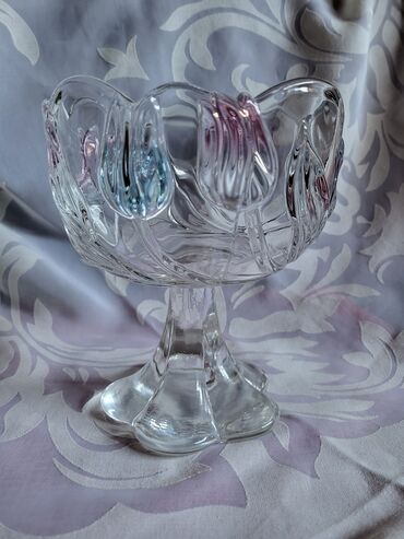 Ostalo posuđe: Bombonijera nova tkz tulipan Walther,Nemacka iz 70ih. Bombonijera na lalafo.rs — 16 Ostalo posuđe: Bombonijera nova tkz tulipan Walther,Nemacka iz 70ih. Bombonijera — 16