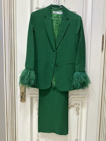 детский костюм елочки: Zara kostyum dəsti – zümrüd‑yaşıl rəngdə şık iki hissə. - Blazer