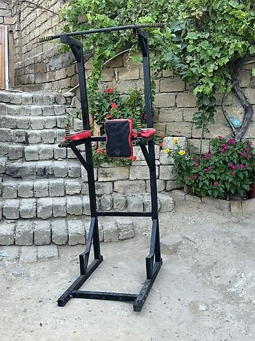 turnike: Çəkilər üçün çoxfunksiyalı turnik–parallel qollar (dip station) stendi — 1