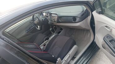 Honda: Honda Insight: 1.3 l | 2011 il Sedan — 6