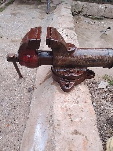 mengene satilir: Məhsul: Metal işləri üçün dəzgah qısqacı (stolüstü mengene) Təsvir: - — 1