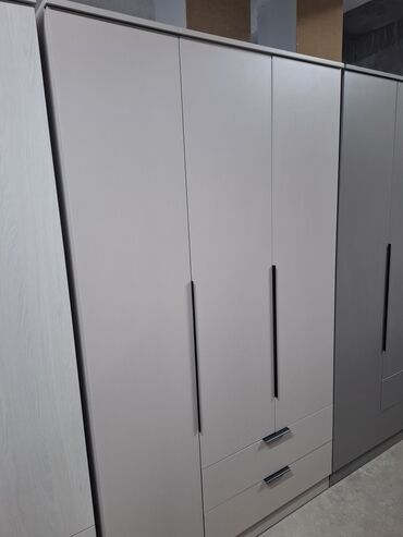 Шифоньеры: В прдоже трехстворчетый шкаф с разными расцветками размером — 6