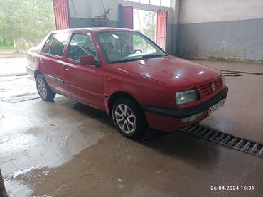 Volkswagen Vento: 1993 г., Механика, Бензин